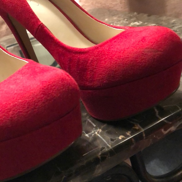 Red ALDO heels size 6 - Picture 3 of 4